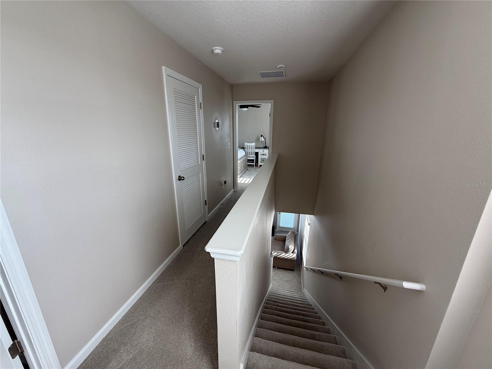 Listing photo id 17 for 14236 Crimson Avenue