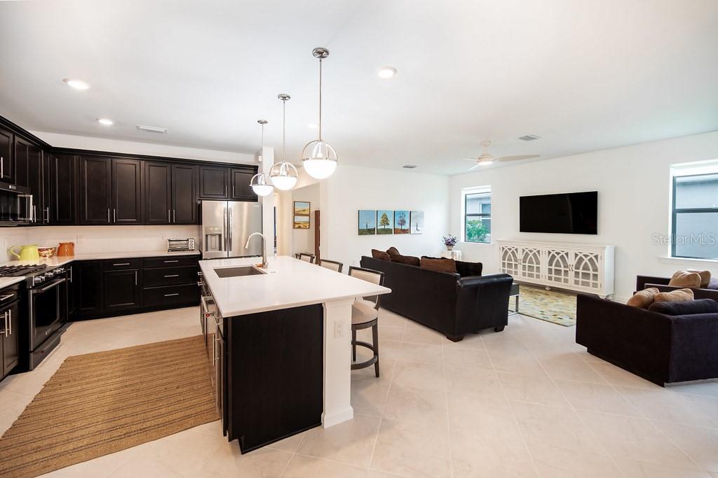 Image 4 of 36 For 17578 Winding Oak Lane