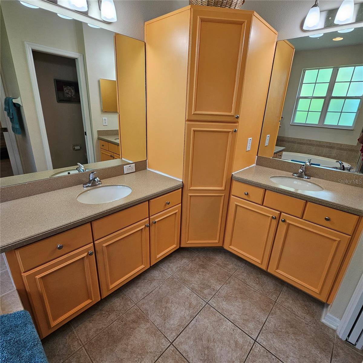 Image 35 of 55 For 8110 Villa Grande Court