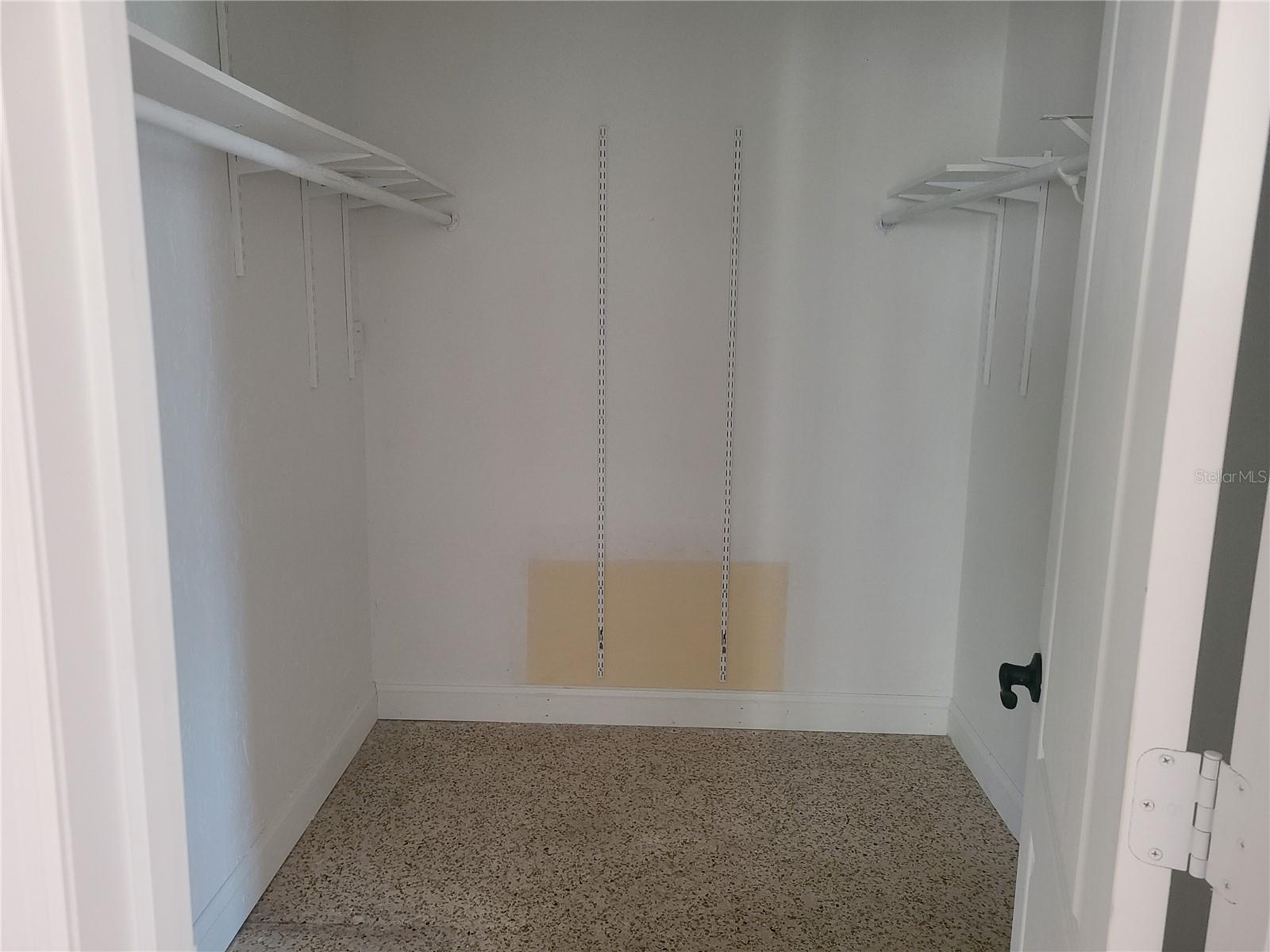 Image 12 of 20 For 2102 Hillview Street