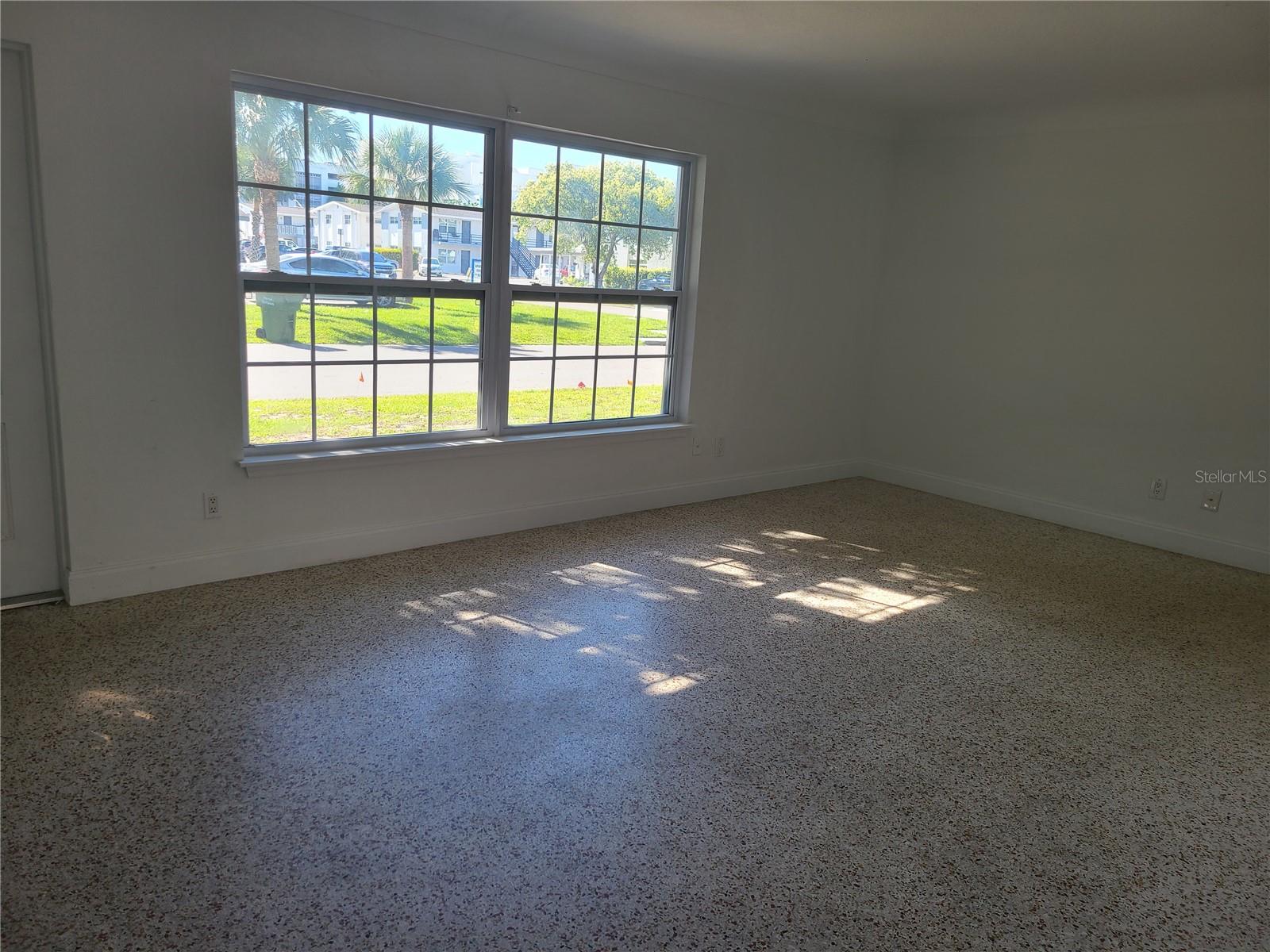 Image 14 of 20 For 2102 Hillview Street