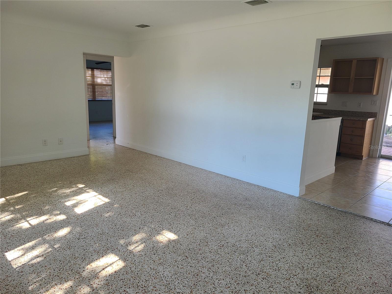 Image 15 of 20 For 2102 Hillview Street
