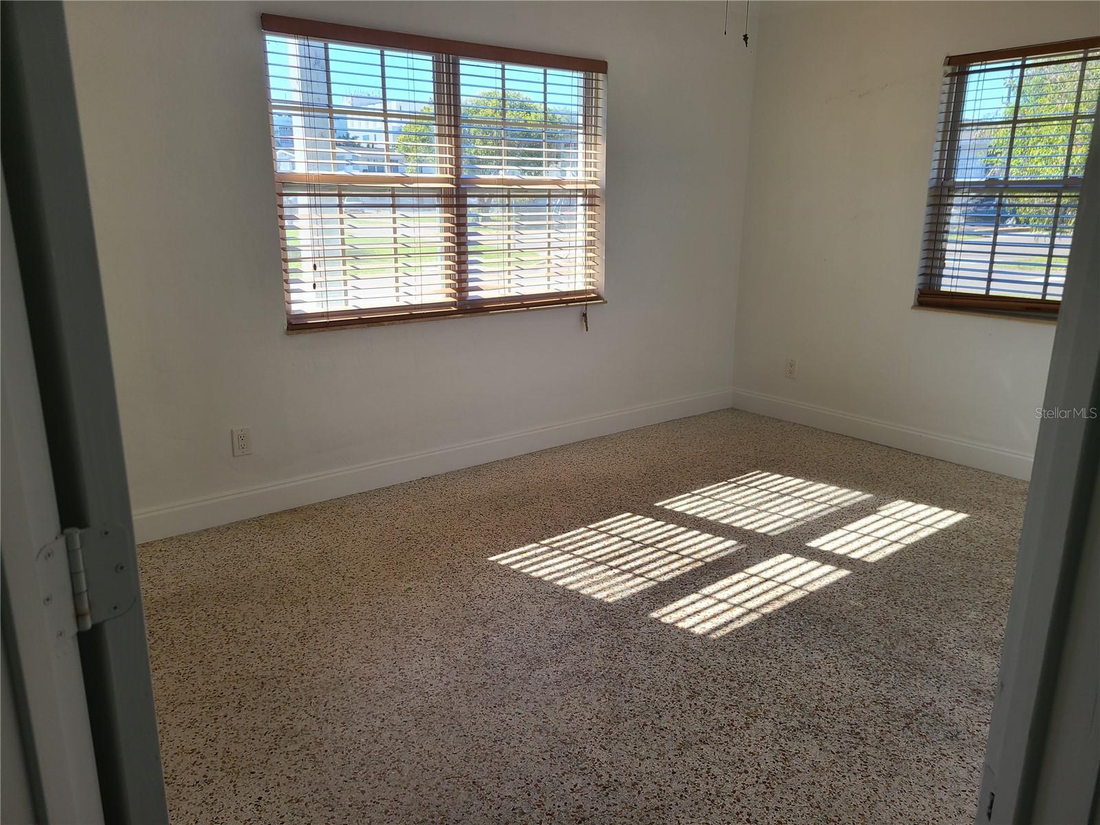Image 19 of 20 For 2102 Hillview Street