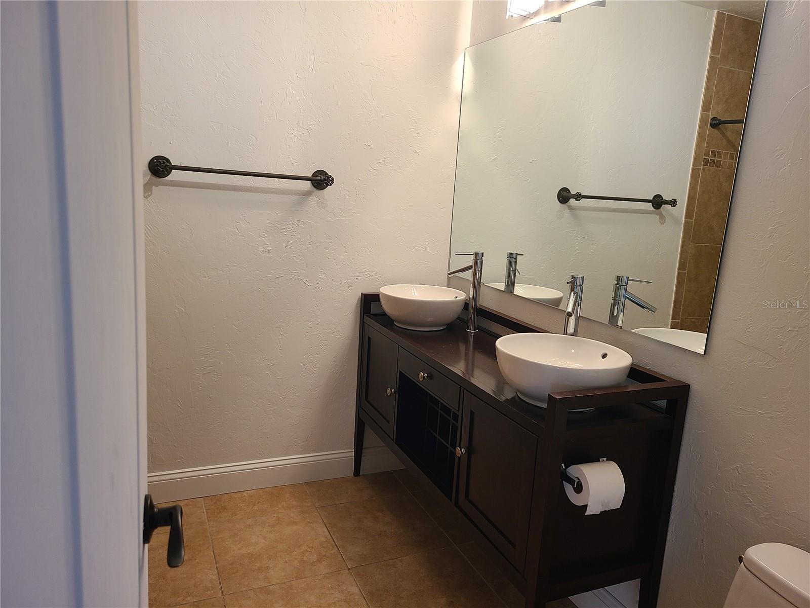 Image 7 of 20 For 2102 Hillview Street