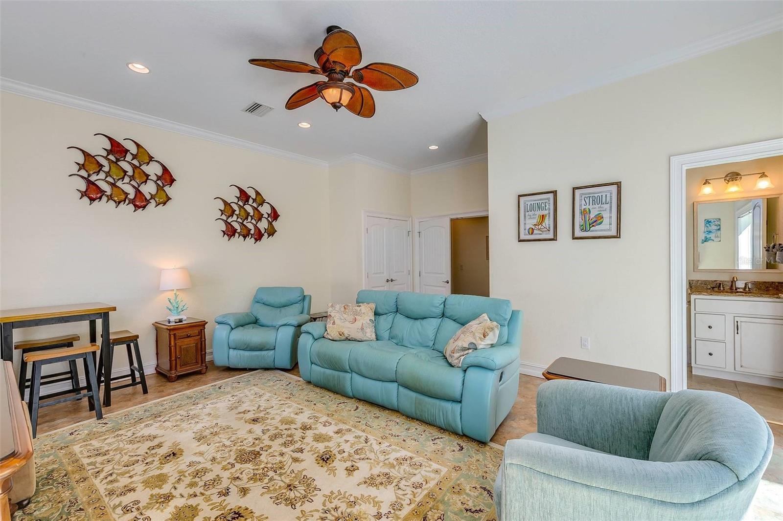 Image 11 of 27 For 112 Palm Avenue