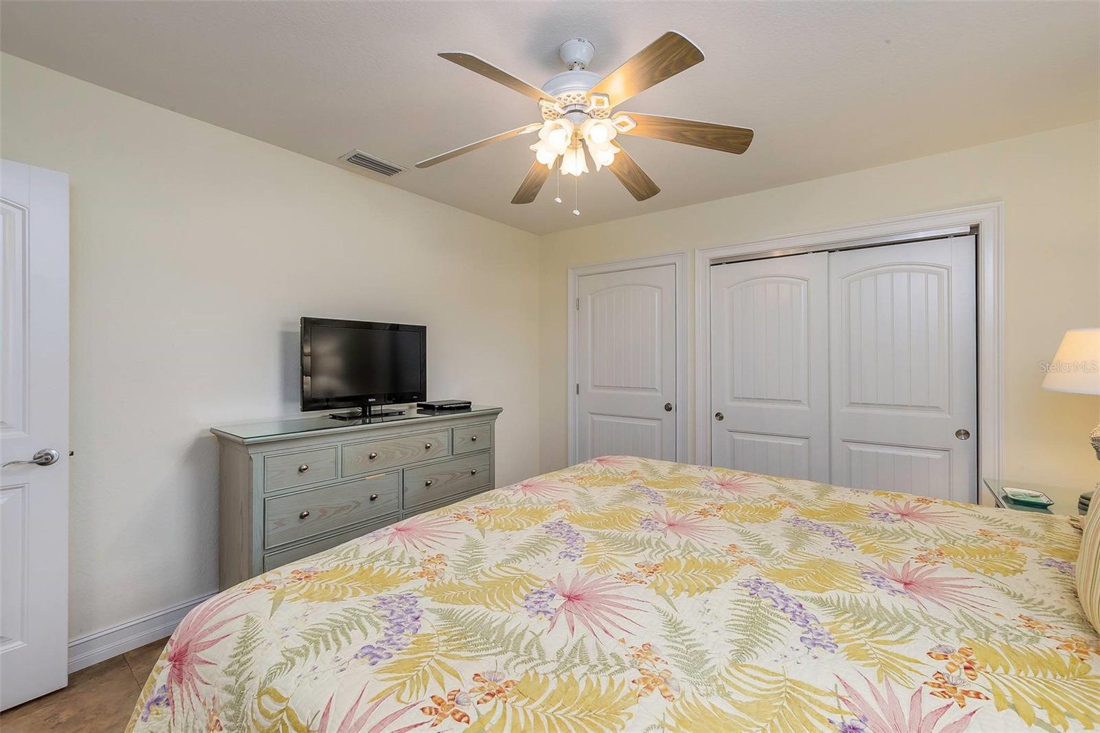 Image 16 of 27 For 112 Palm Avenue