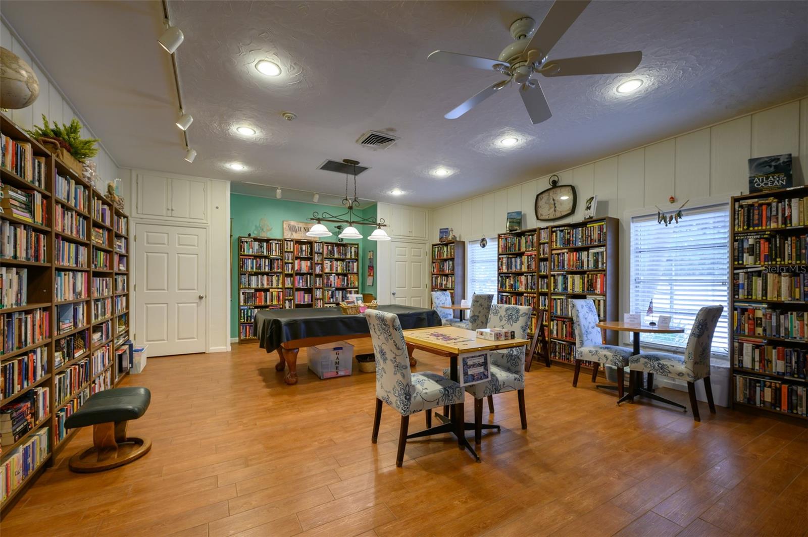 Image 39 of 47 For 1350 Portofino Drive 208