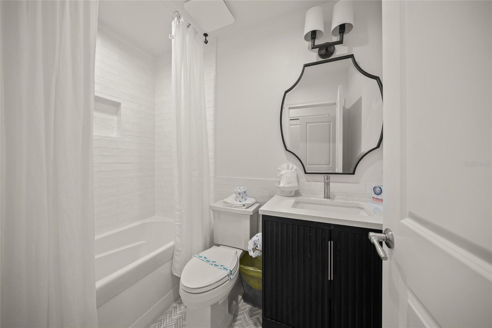 Image 20 of 45 For 120 White Avenue
