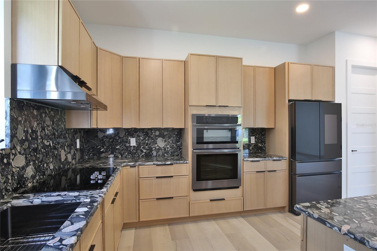 Image 21 of 58 For 2335 Oak Terrace