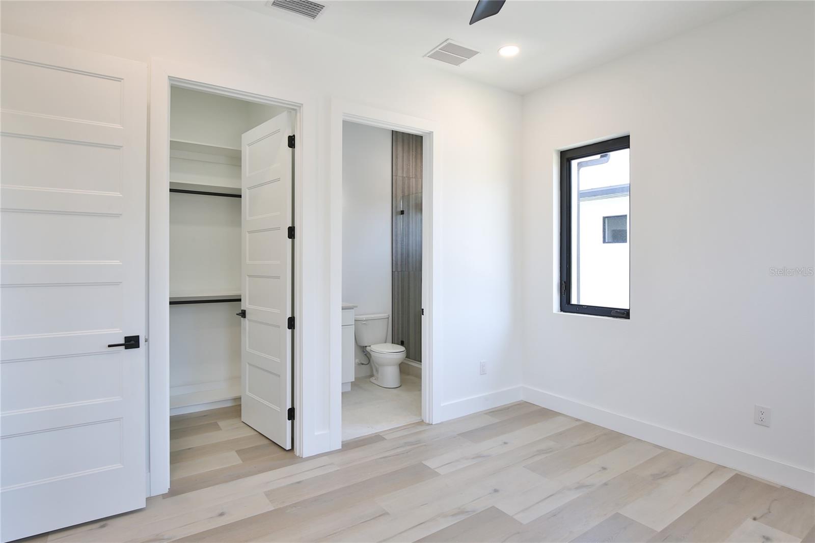 Image 36 of 58 For 2335 Oak Terrace