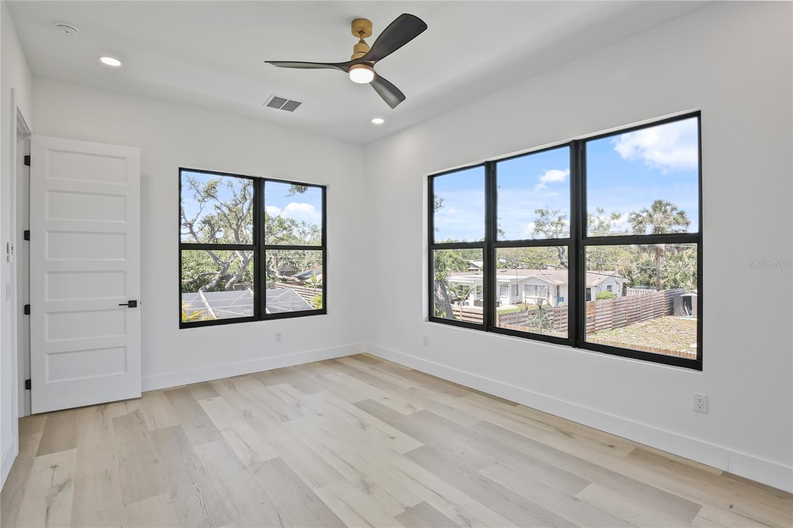 Image 47 of 58 For 2335 Oak Terrace