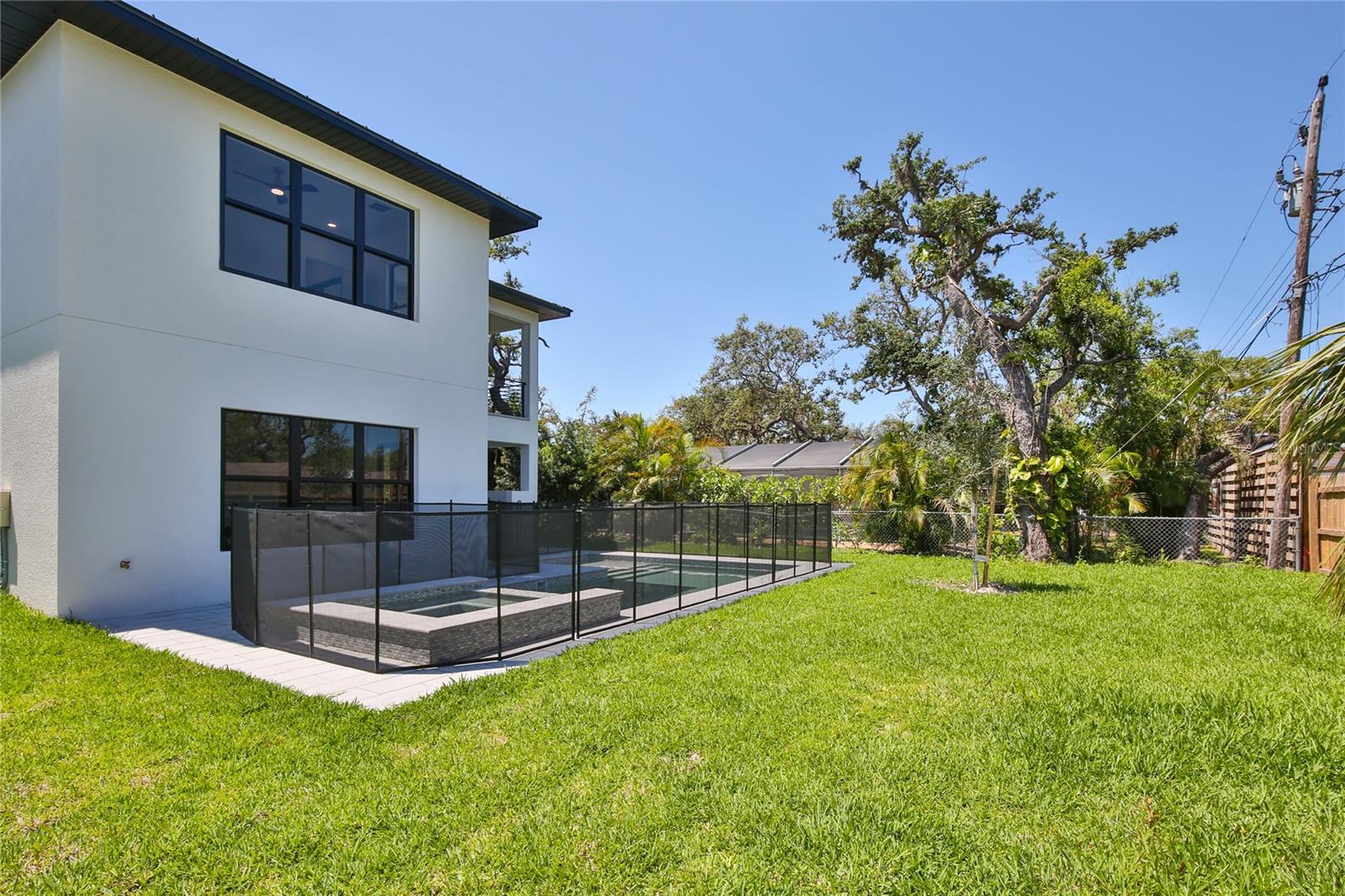 Image 69 of 70 For 2335 Oak Terrace