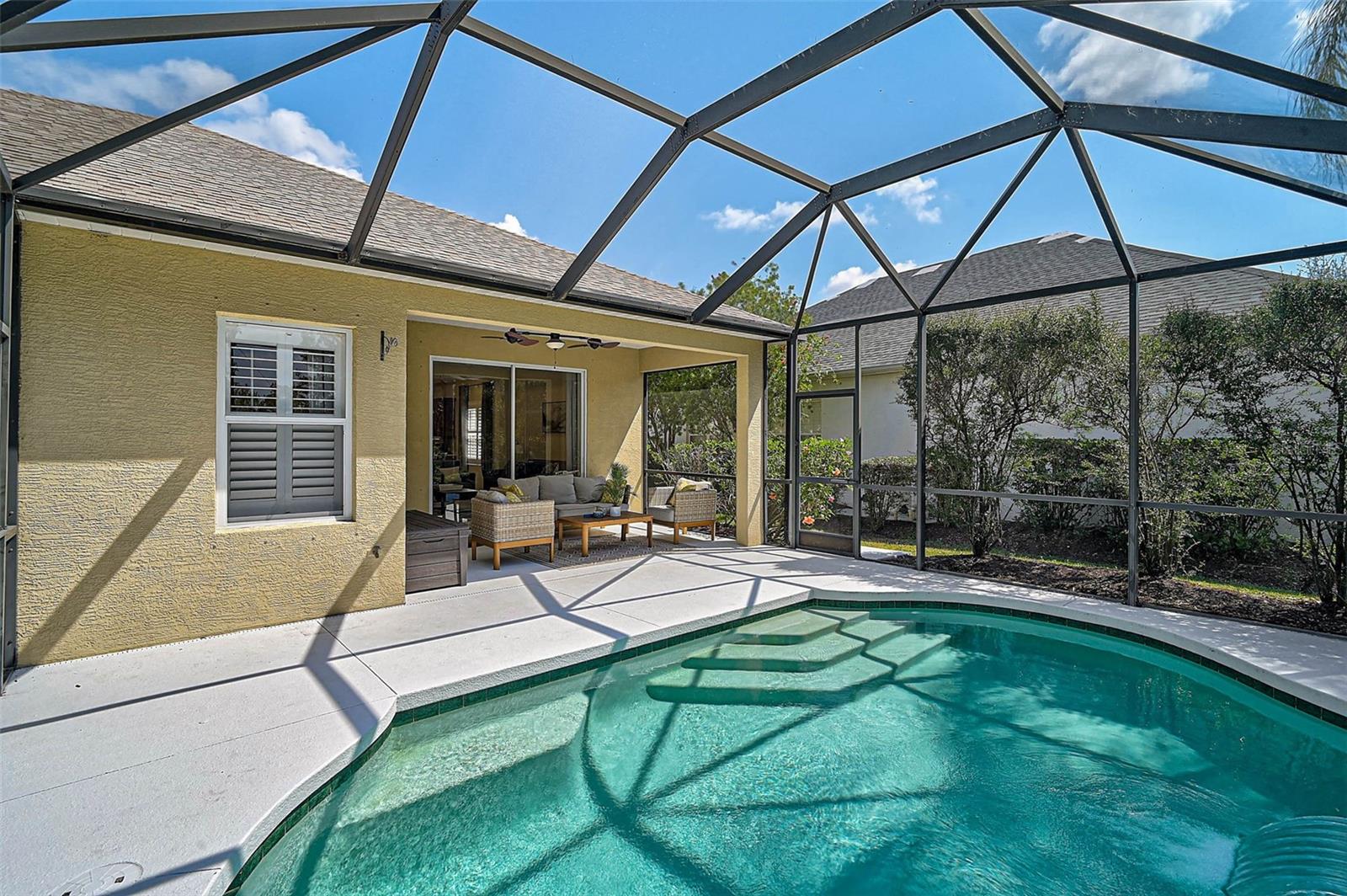 Image 18 of 59 For 12149 Forest Park Circle