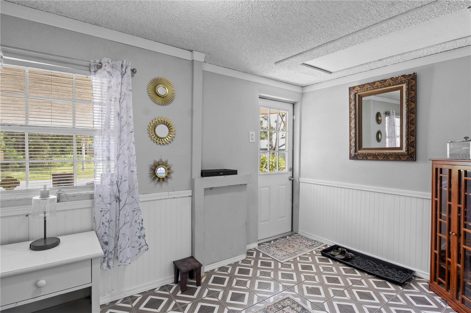 Image 13 of 28 For 1110 27th Avenue W