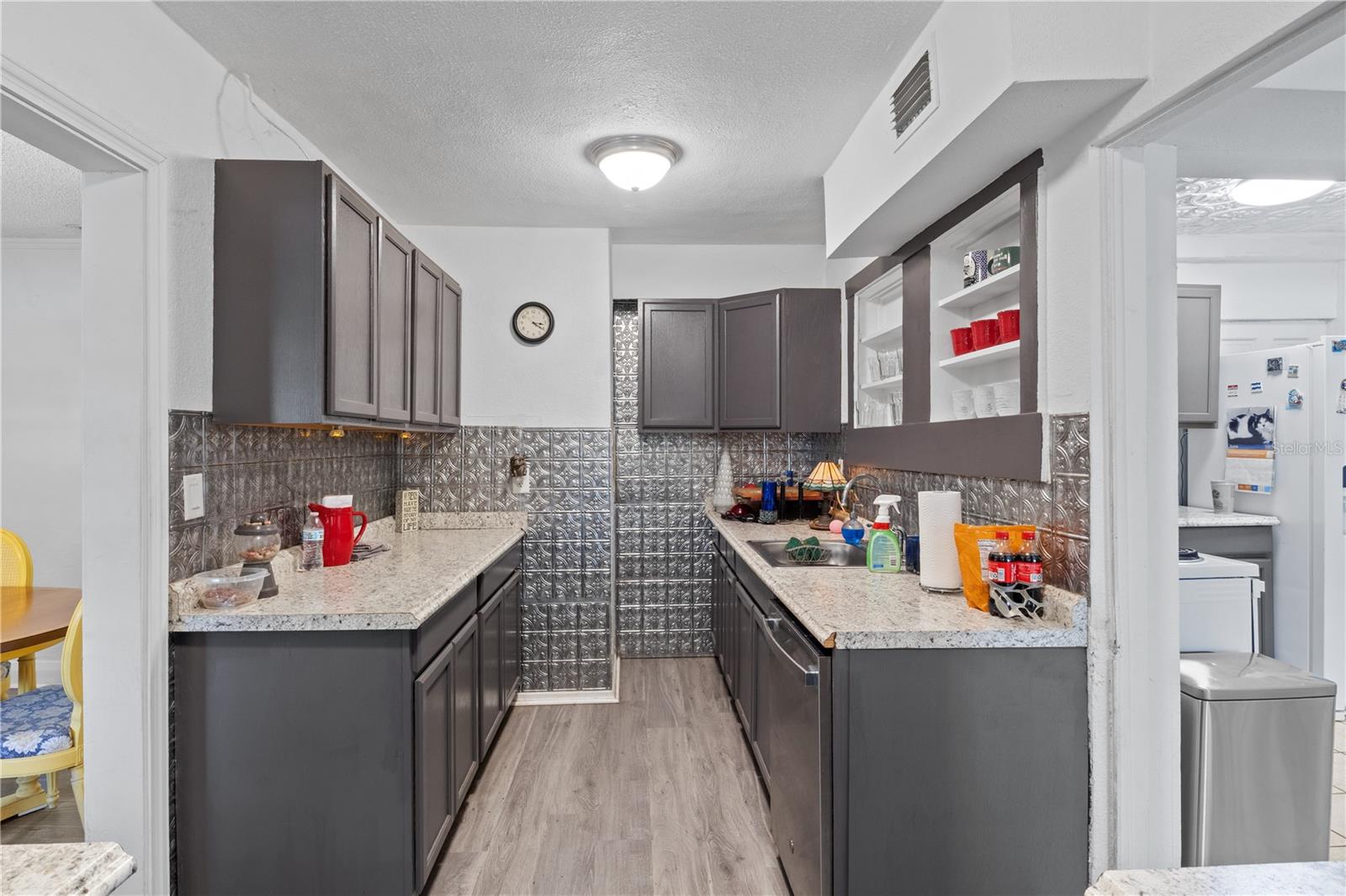 Image 17 of 28 For 1110 27th Avenue W