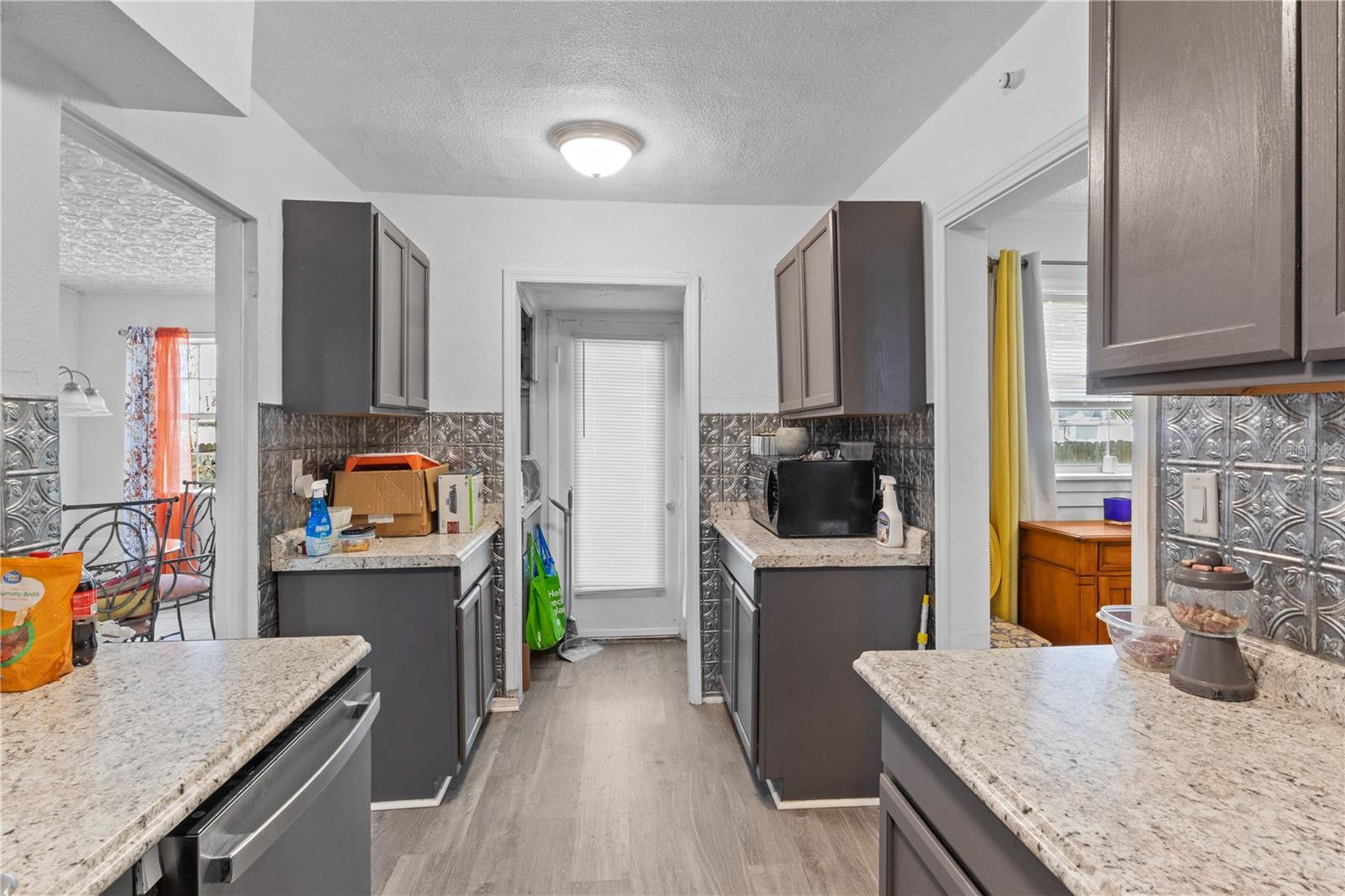 Image 18 of 28 For 1110 27th Avenue W
