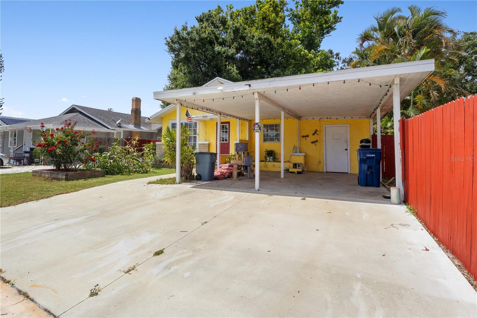 Image 2 of 28 For 1110 27th Avenue W