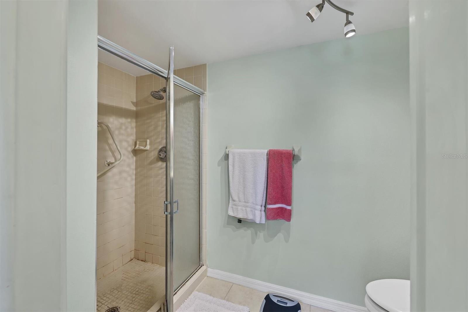 Image 18 of 31 For 7301 29th Avenue Drive W 108