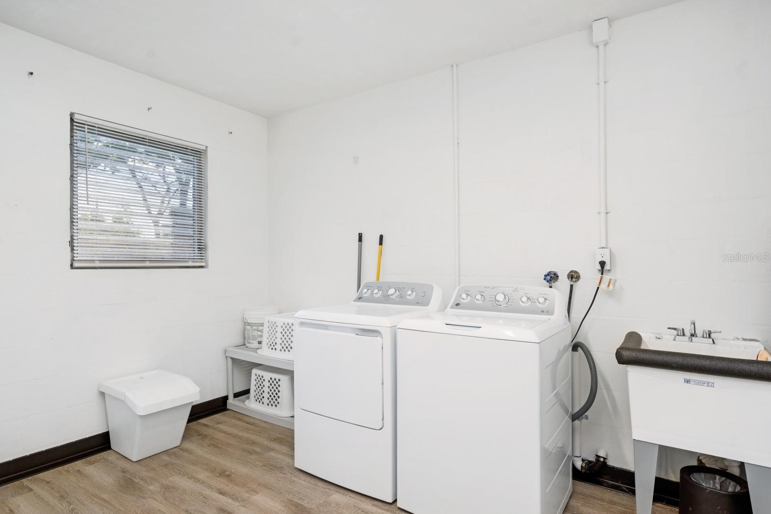 Image 23 of 34 For 3303 32nd Street W