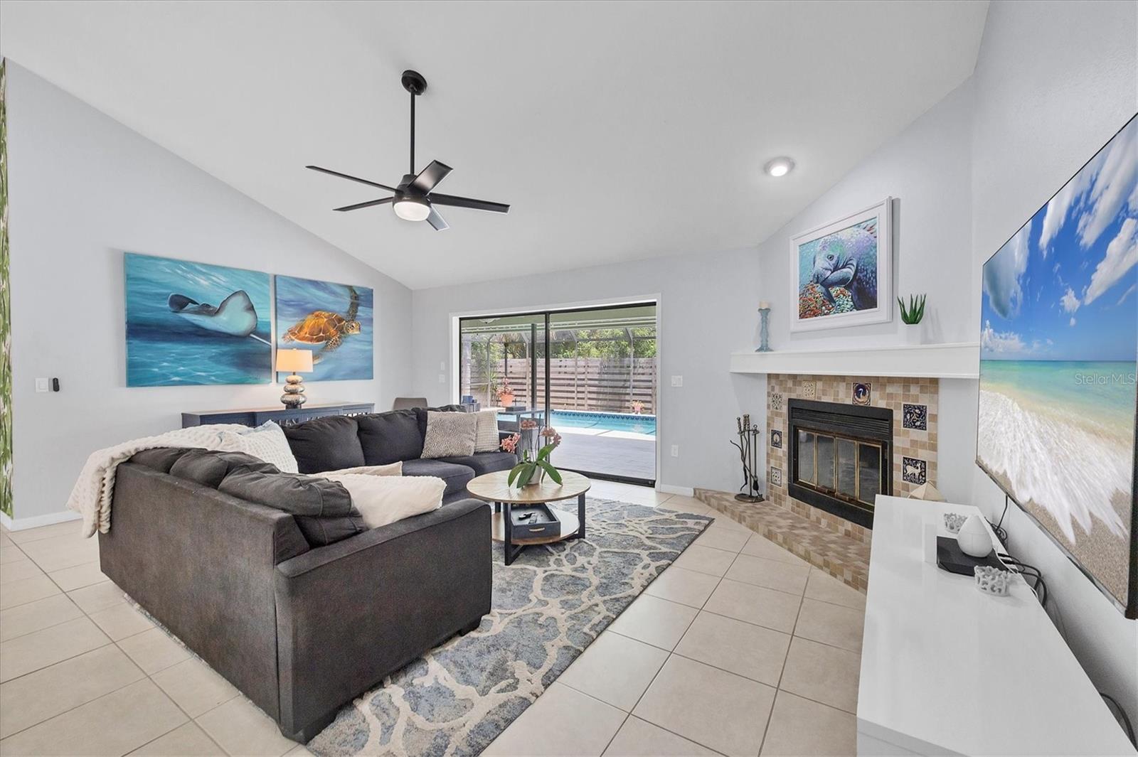 Image 12 of 40 For 4079 Woodview Drive