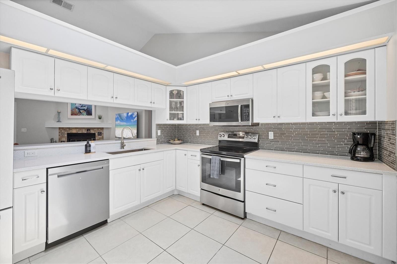 Image 15 of 40 For 4079 Woodview Drive
