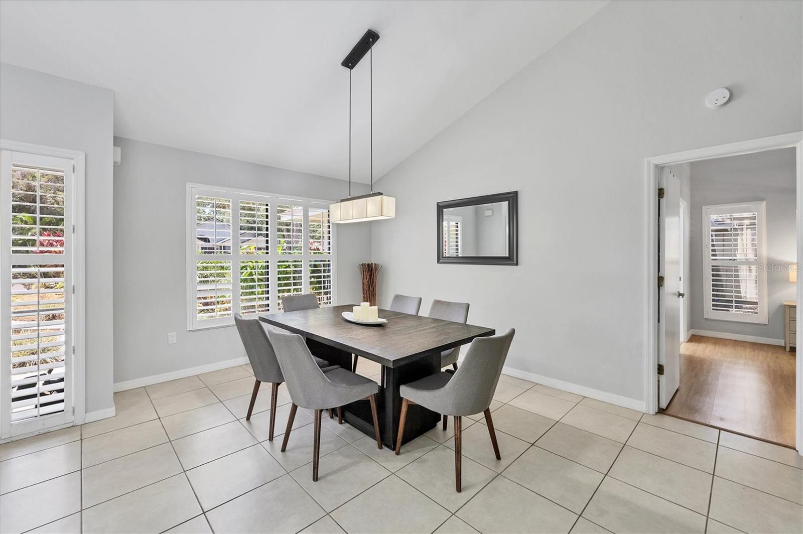 Image 18 of 40 For 4079 Woodview Drive