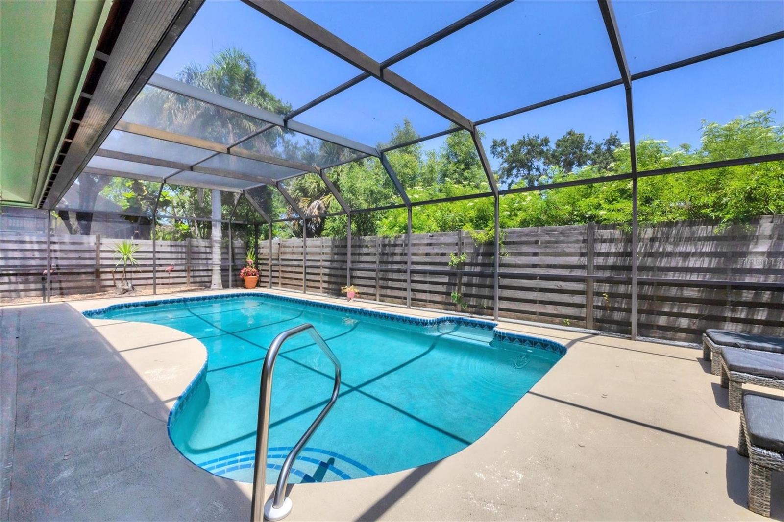 Image 32 of 40 For 4079 Woodview Drive