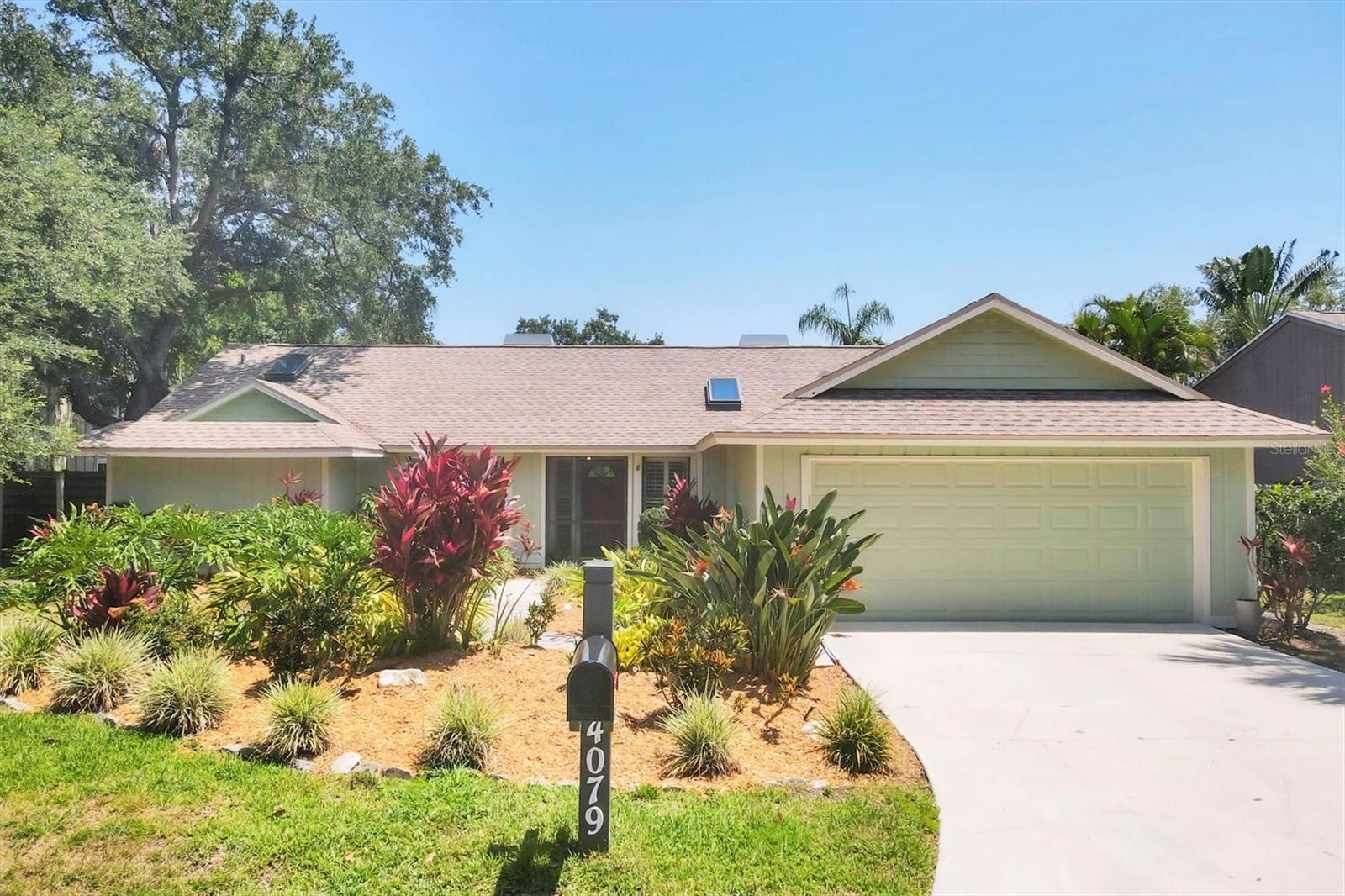 Image 6 of 40 For 4079 Woodview Drive