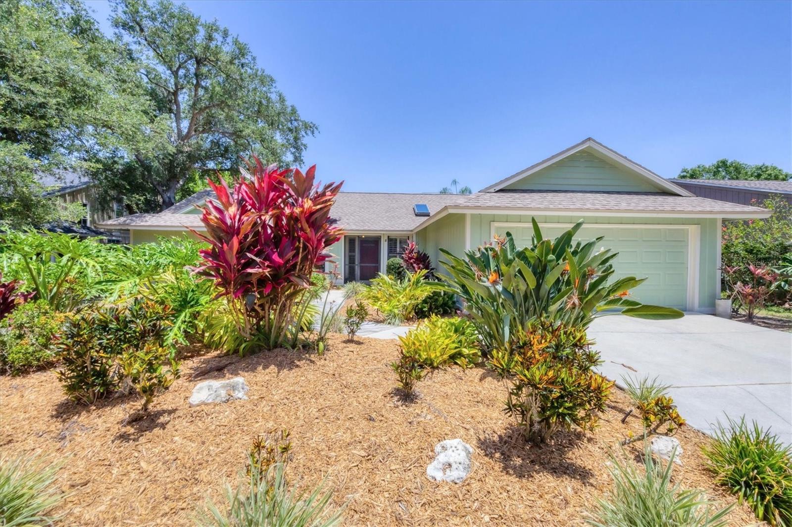 Image 7 of 40 For 4079 Woodview Drive