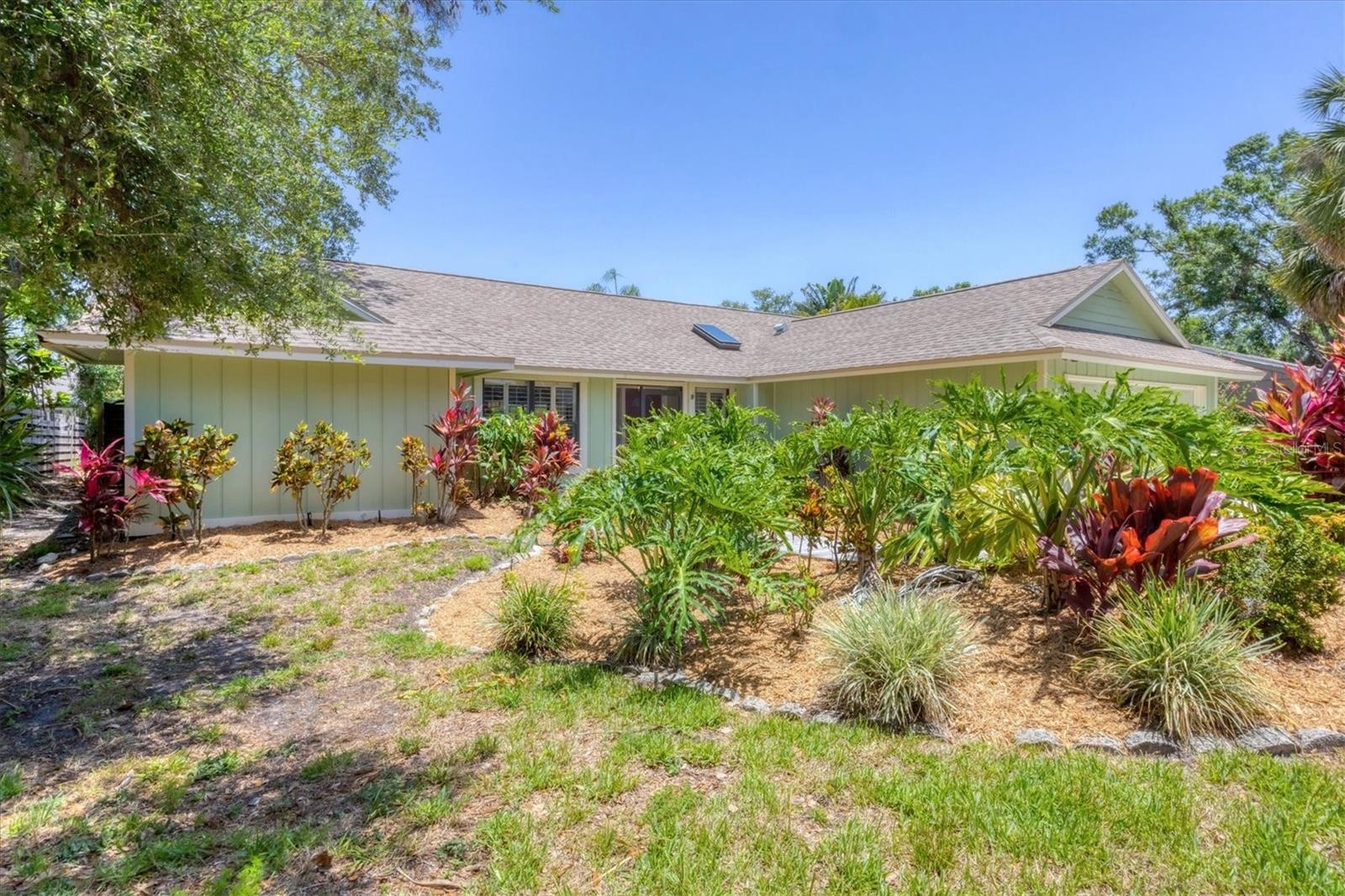 Image 8 of 40 For 4079 Woodview Drive