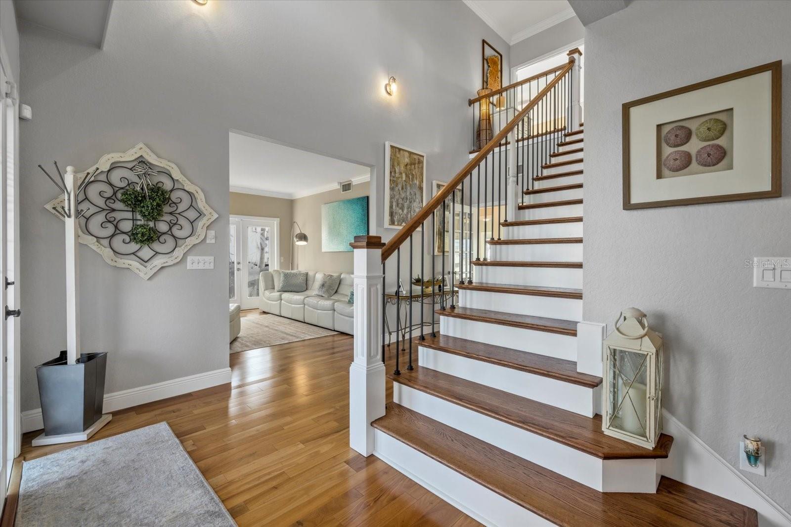 Listing photo id 8 for 2438 Baywood Drive W