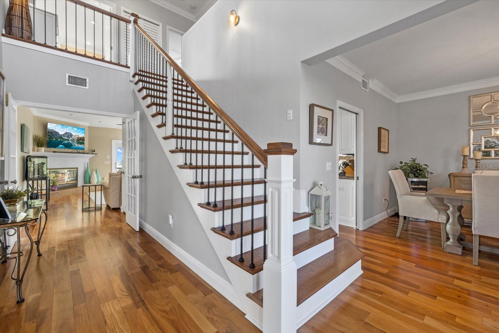 Listing photo id 9 for 2438 Baywood Drive W