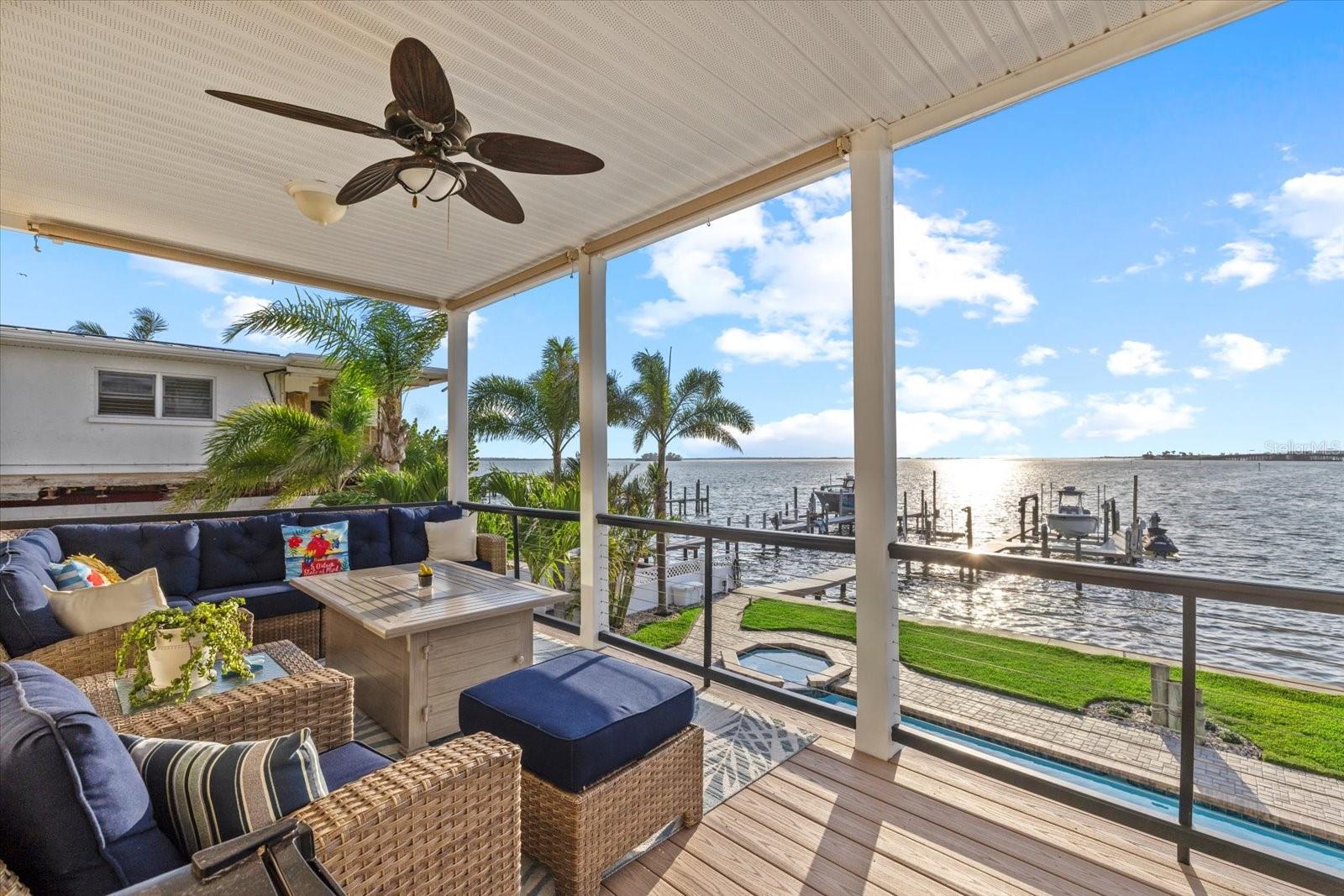 Listing photo id 23 for 2438 Baywood Drive W