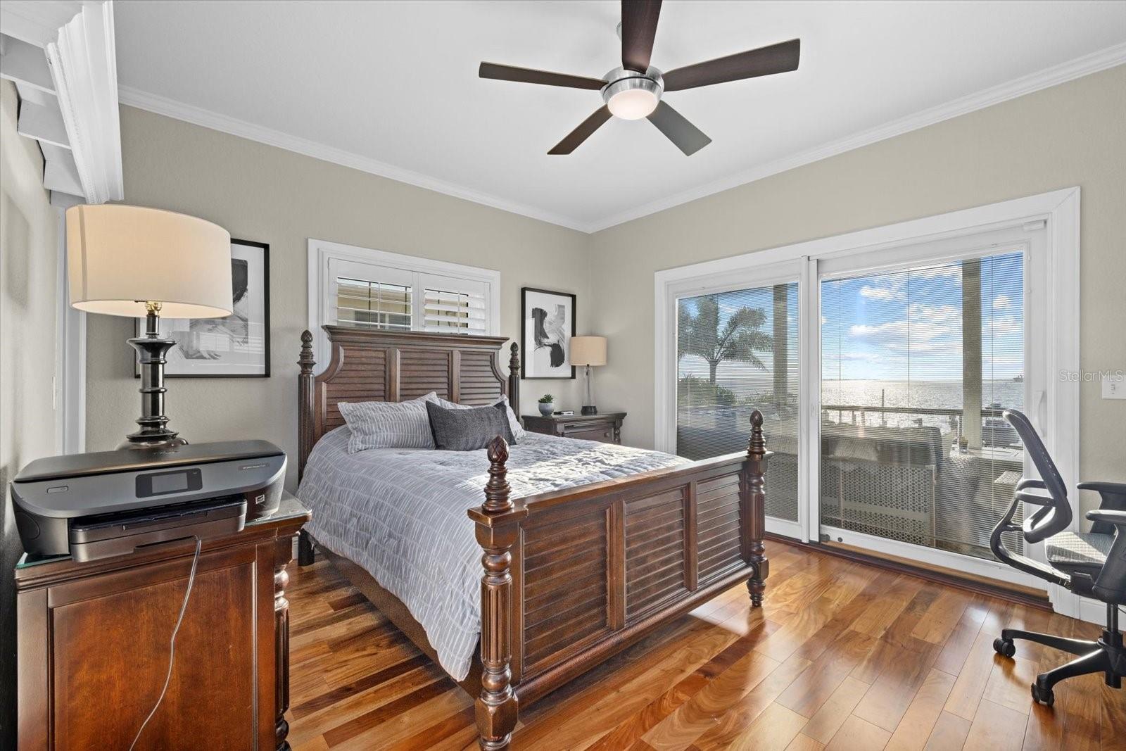 Listing photo id 25 for 2438 Baywood Drive W