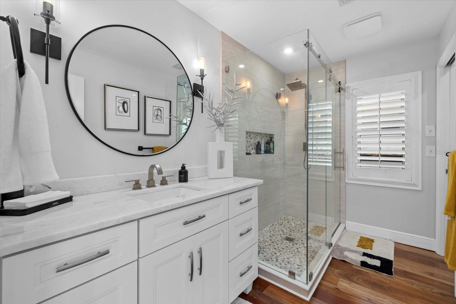 Listing photo id 26 for 2438 Baywood Drive W