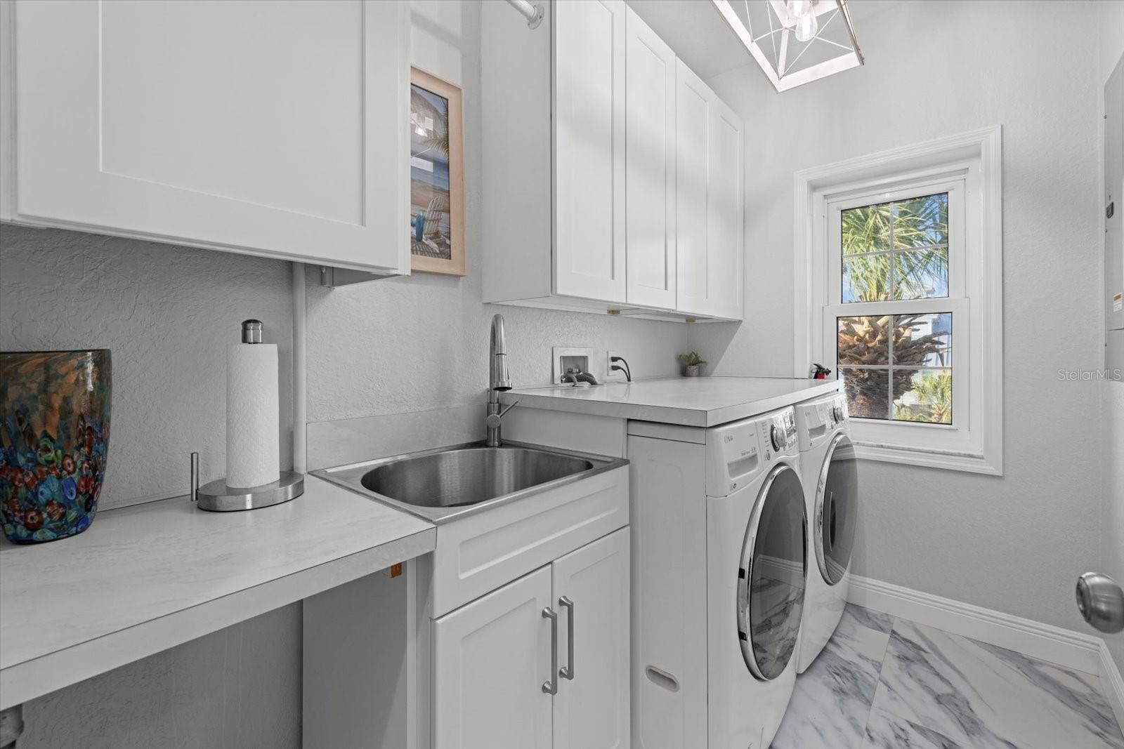 Listing photo id 29 for 2438 Baywood Drive W