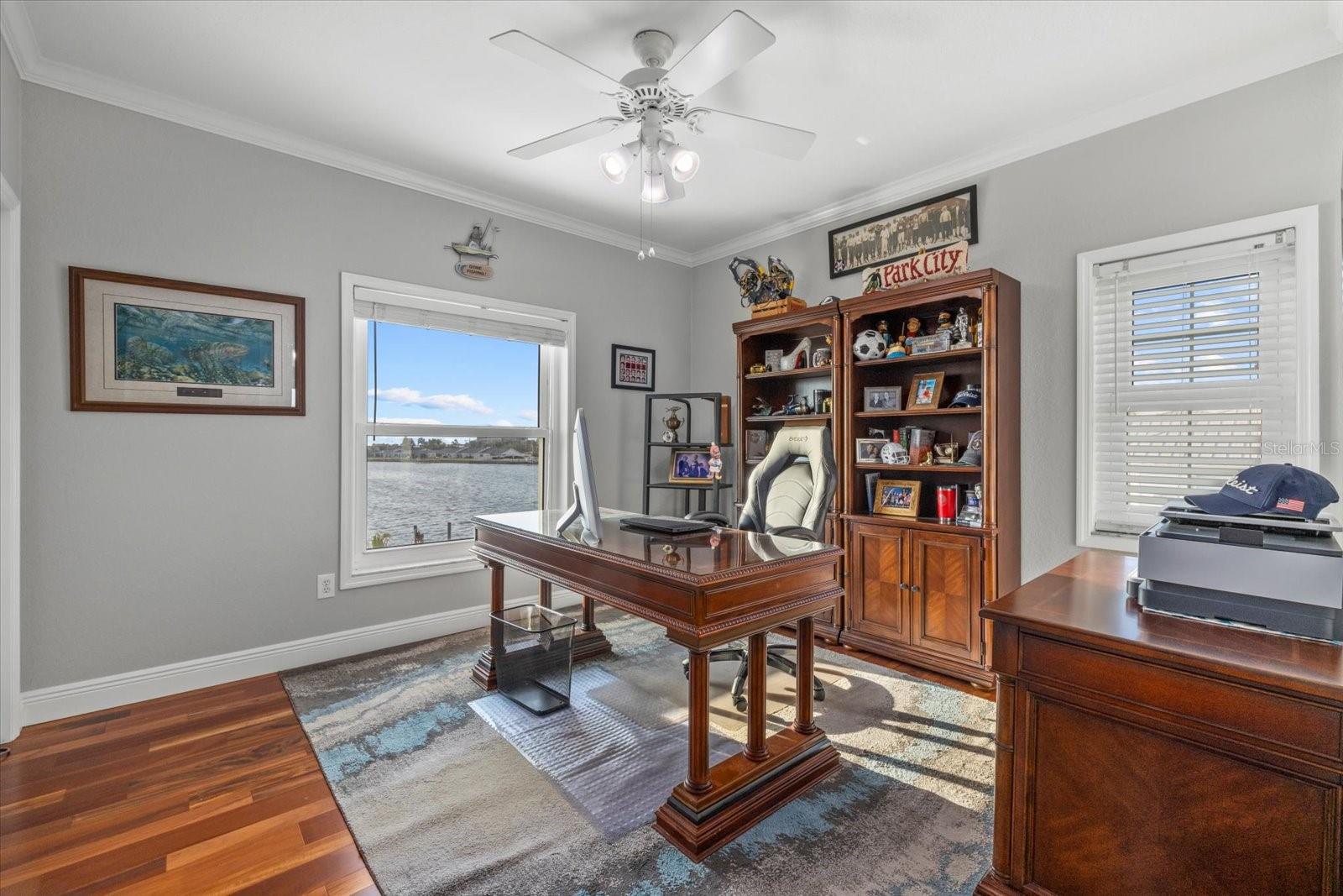 Listing photo id 30 for 2438 Baywood Drive W