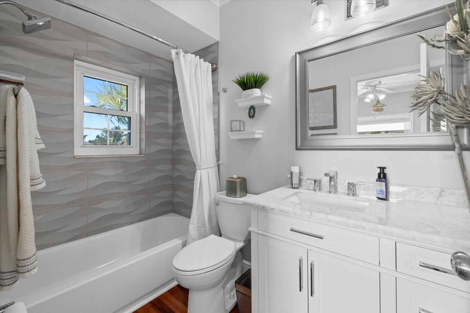 Listing photo id 32 for 2438 Baywood Drive W