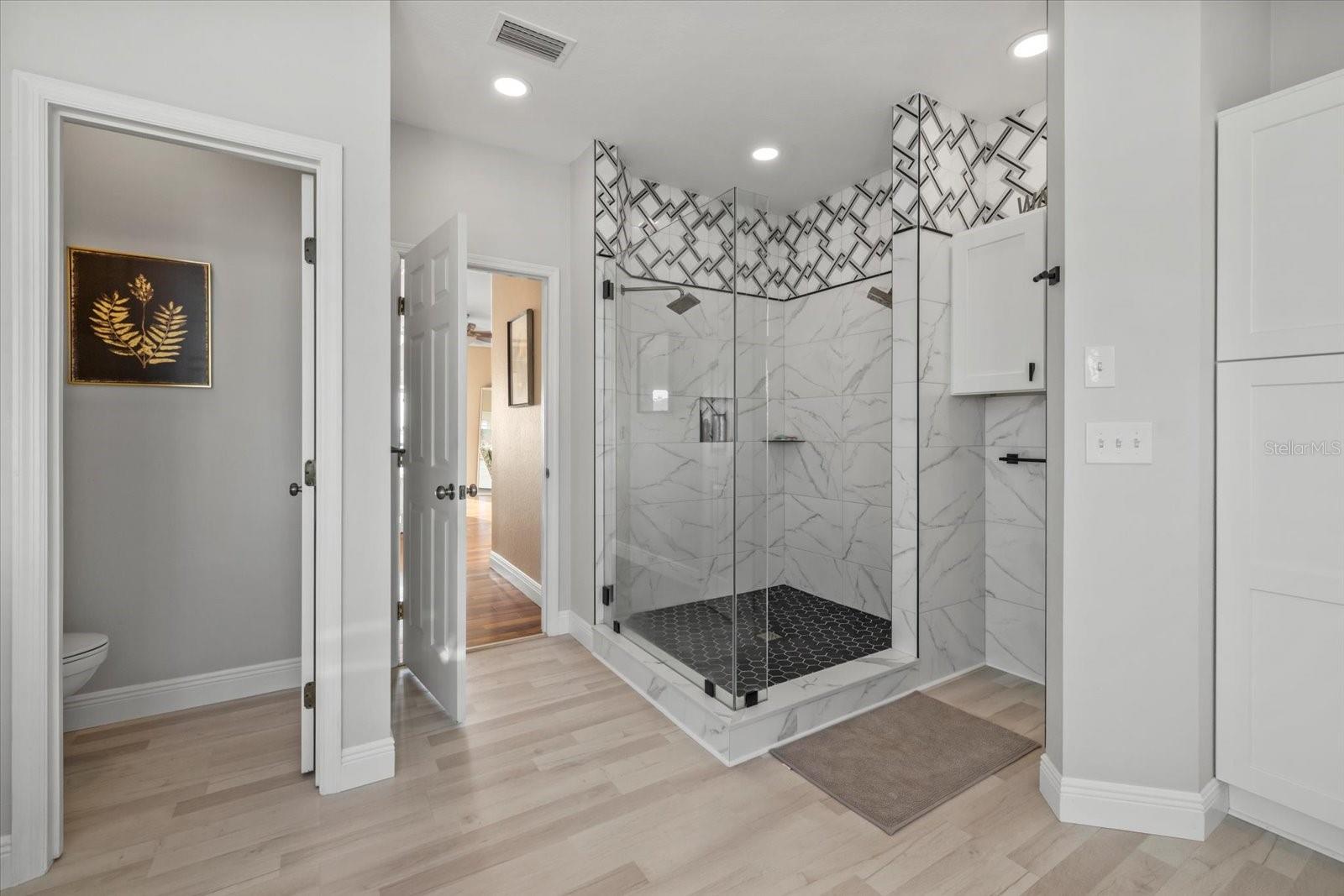 Listing photo id 41 for 2438 Baywood Drive W
