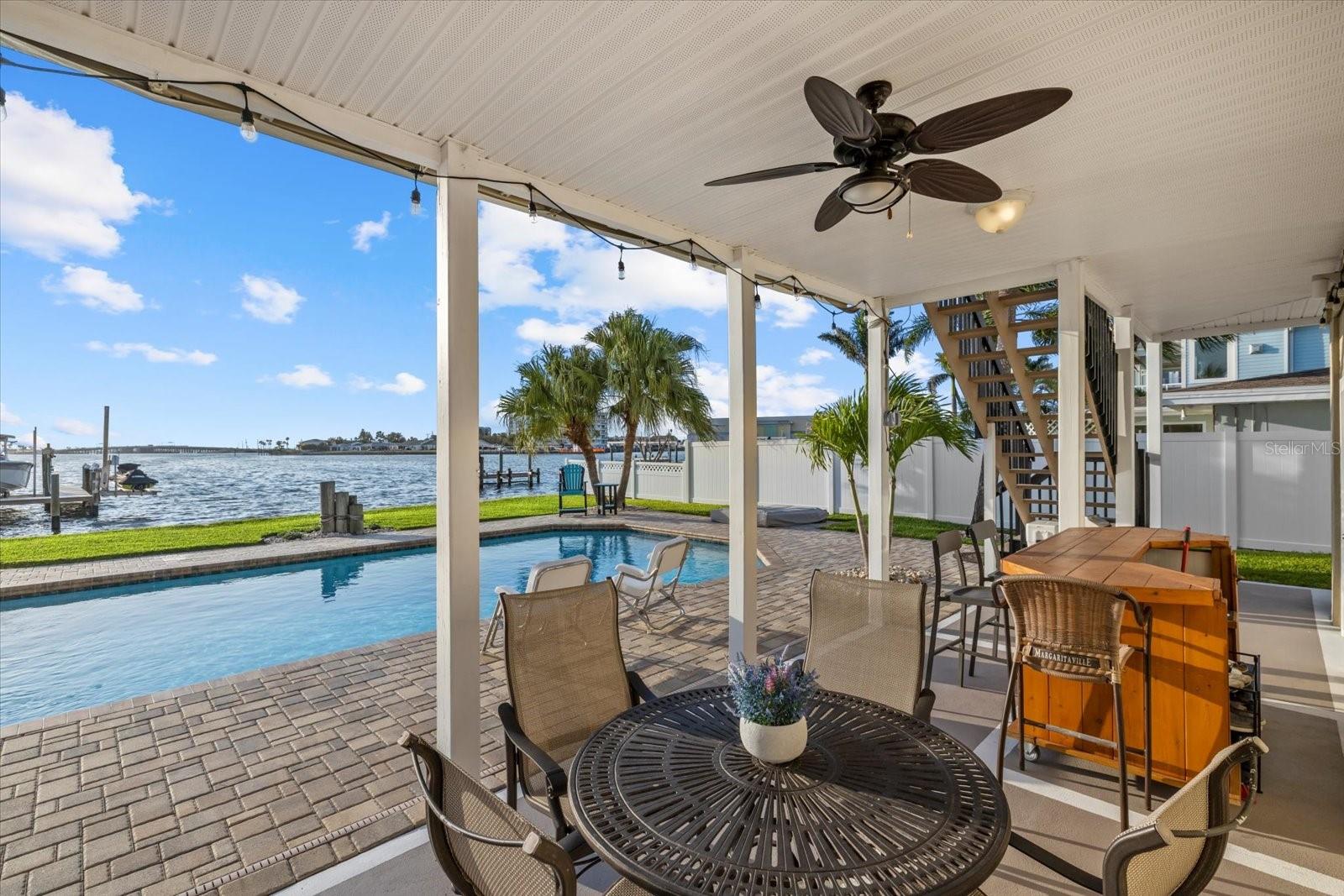 Listing photo id 51 for 2438 Baywood Drive W