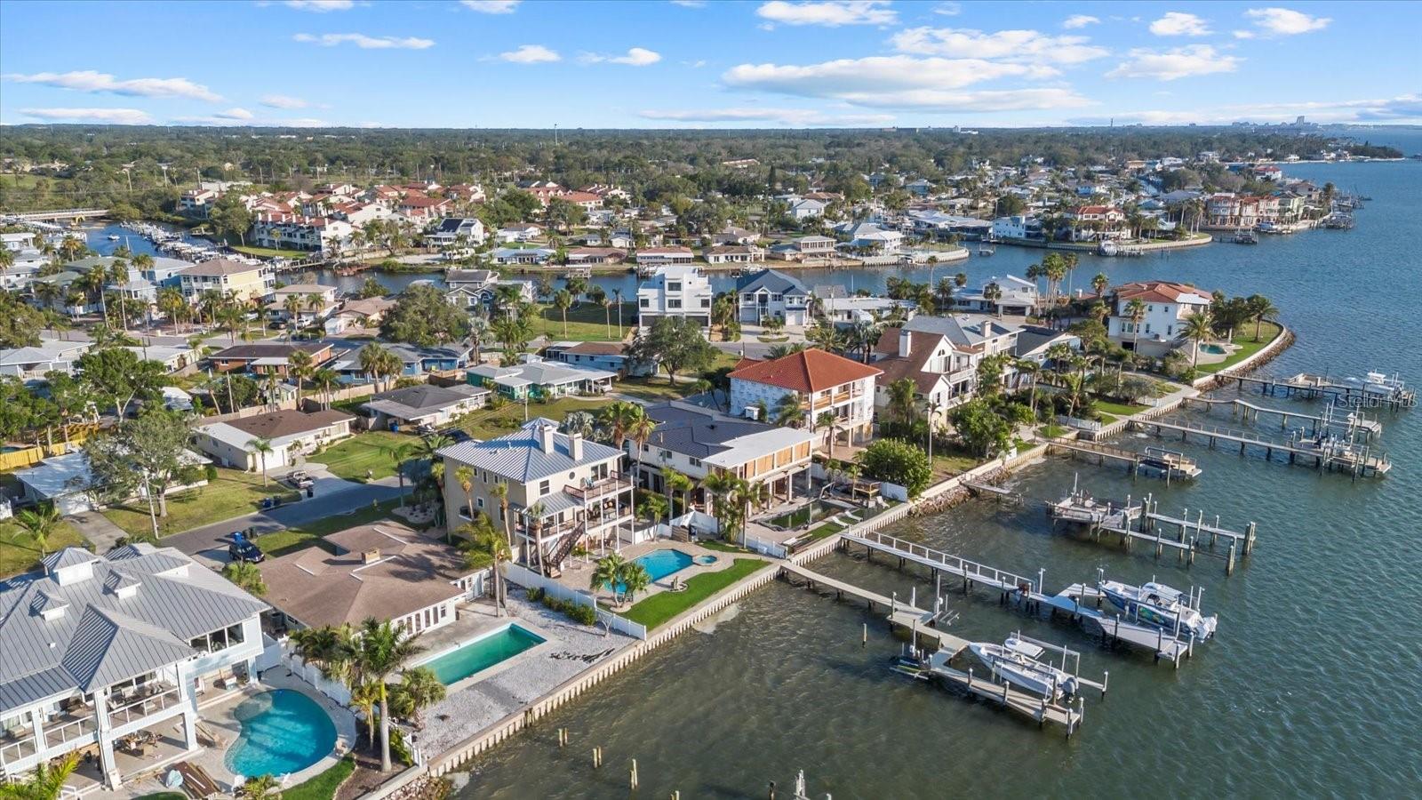 Listing photo id 55 for 2438 Baywood Drive W