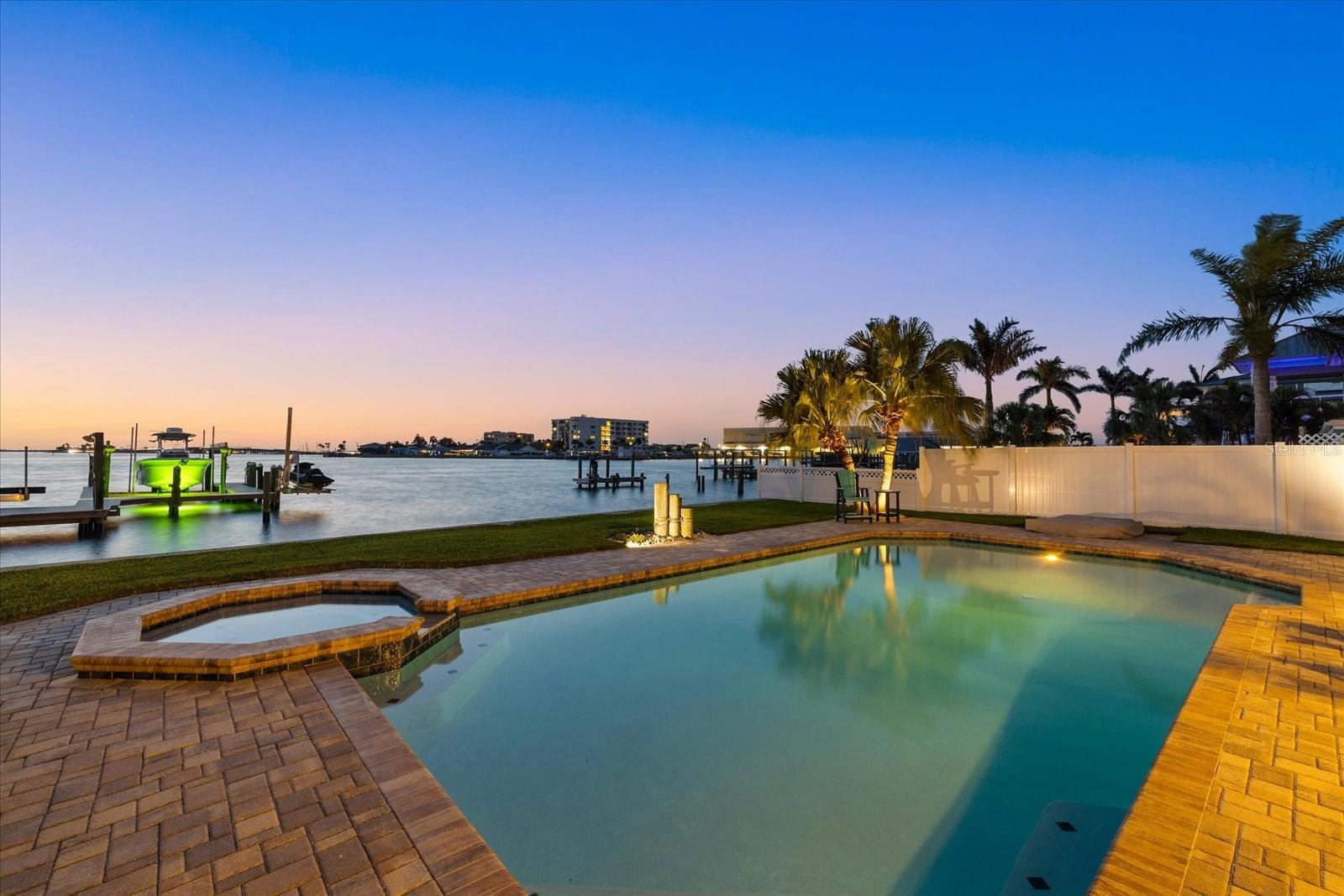 Listing photo id 63 for 2438 Baywood Drive W