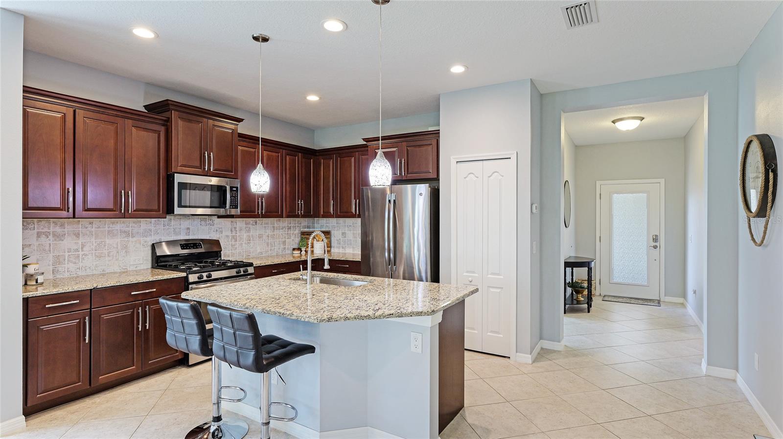 Image 10 of 39 For 5450 Fairfield Boulevard