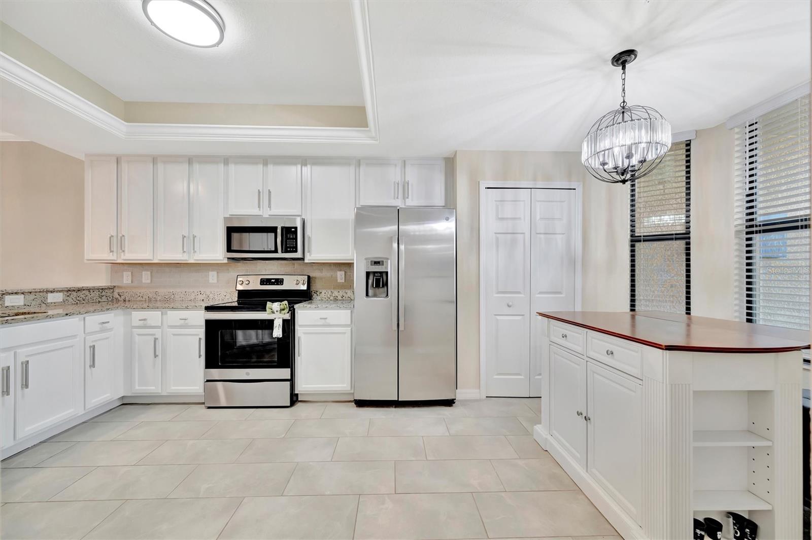 Image 10 of 62 For 5624 Palmer Circle 101