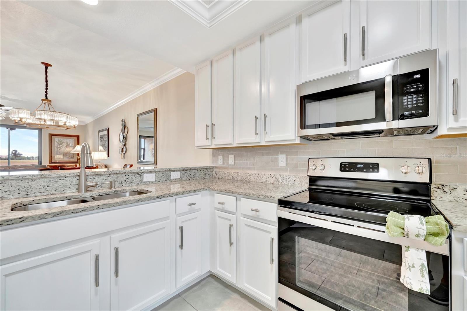 Image 14 of 62 For 5624 Palmer Circle 101