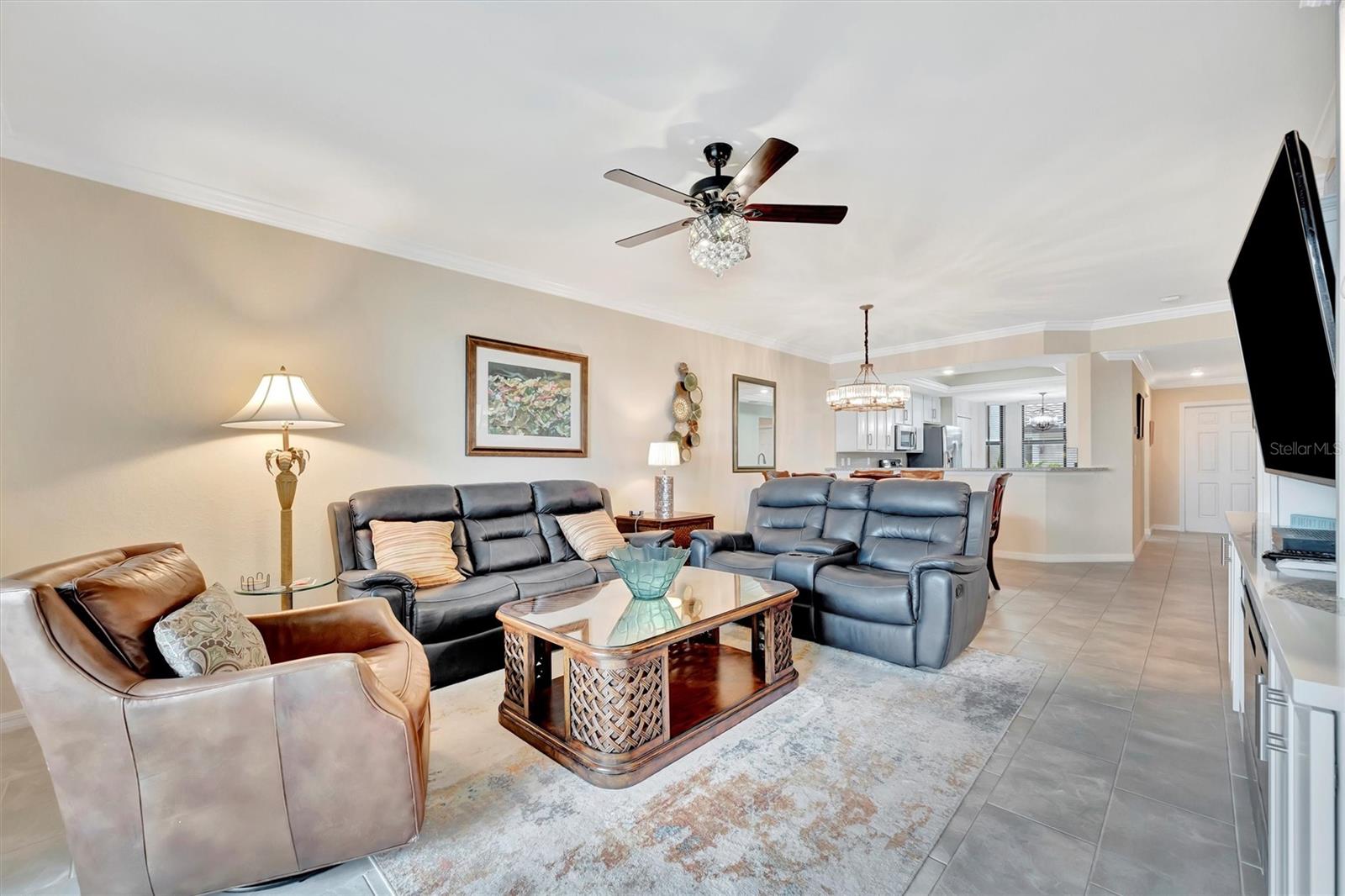 Image 21 of 62 For 5624 Palmer Circle 101
