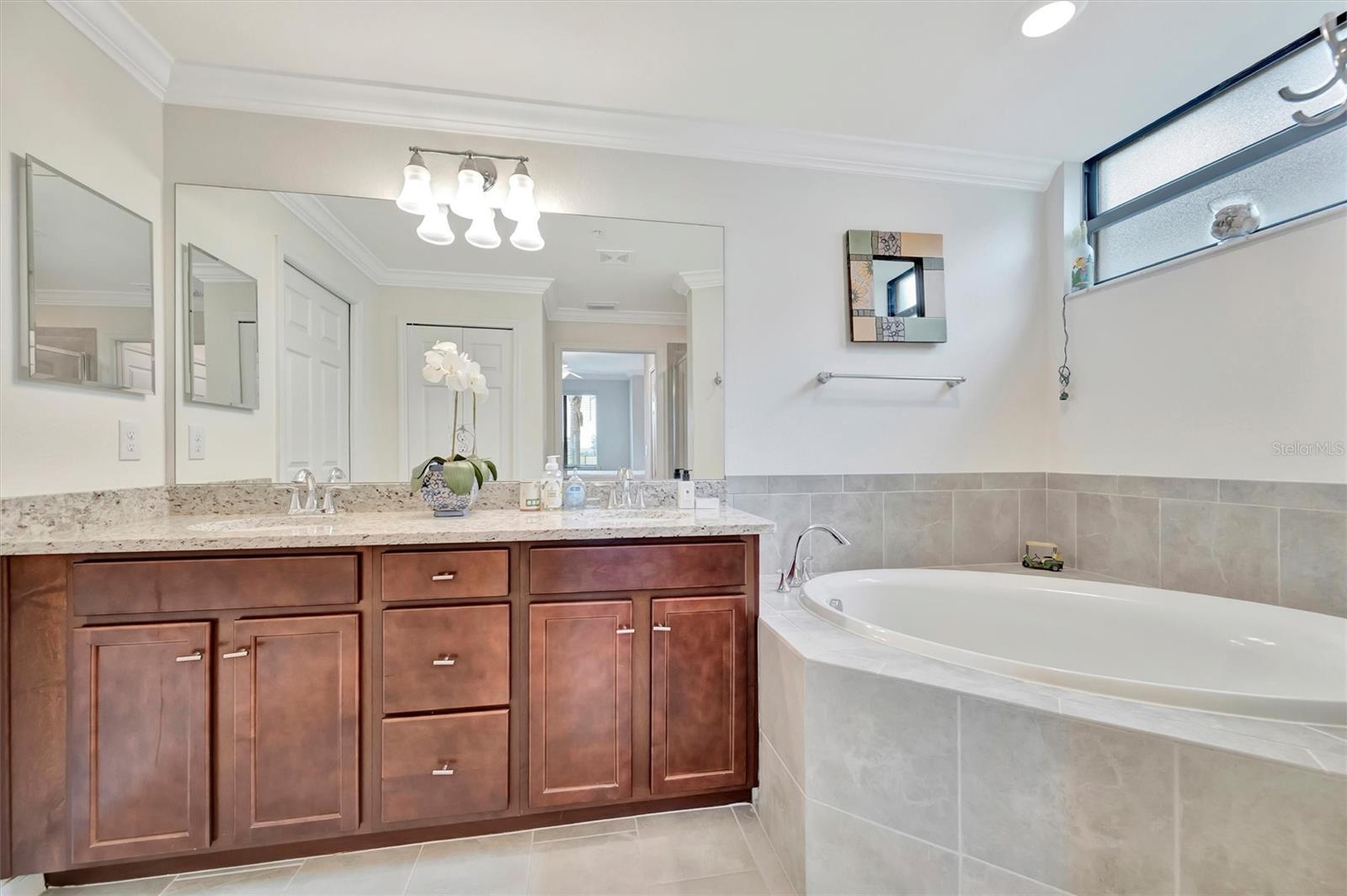 Image 28 of 62 For 5624 Palmer Circle 101