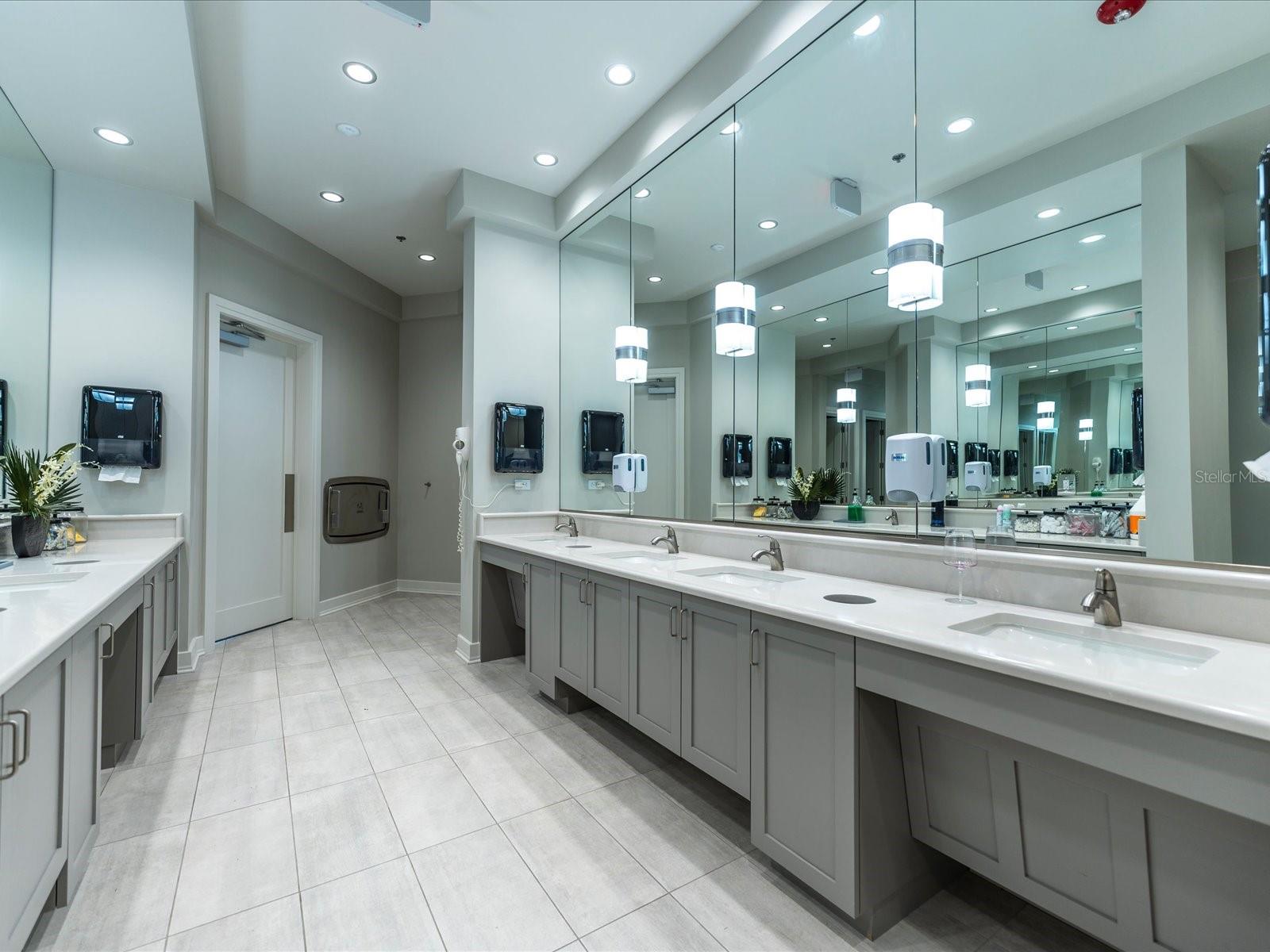 Image 49 of 62 For 5624 Palmer Circle 101