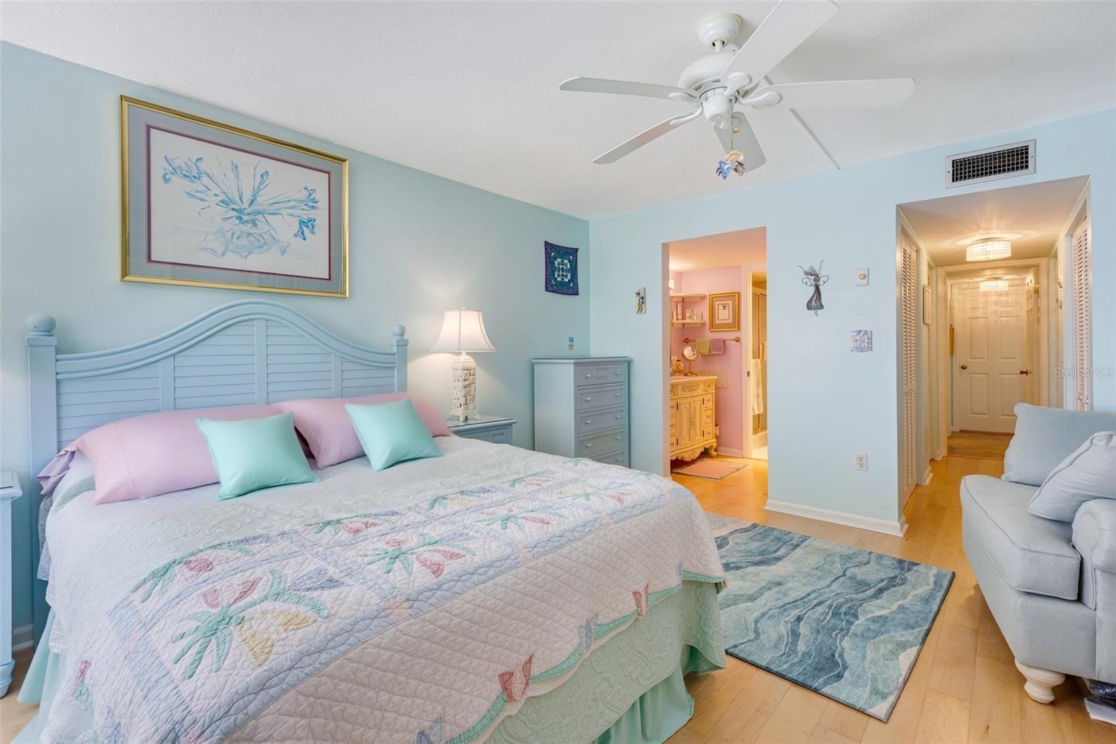 Image 18 of 53 For 1770 Benjamin Franklin Drive 407
