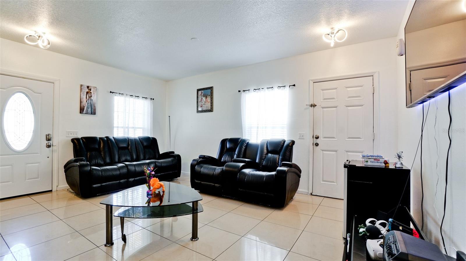 Image 5 of 30 For 2330 28th Avenue E
